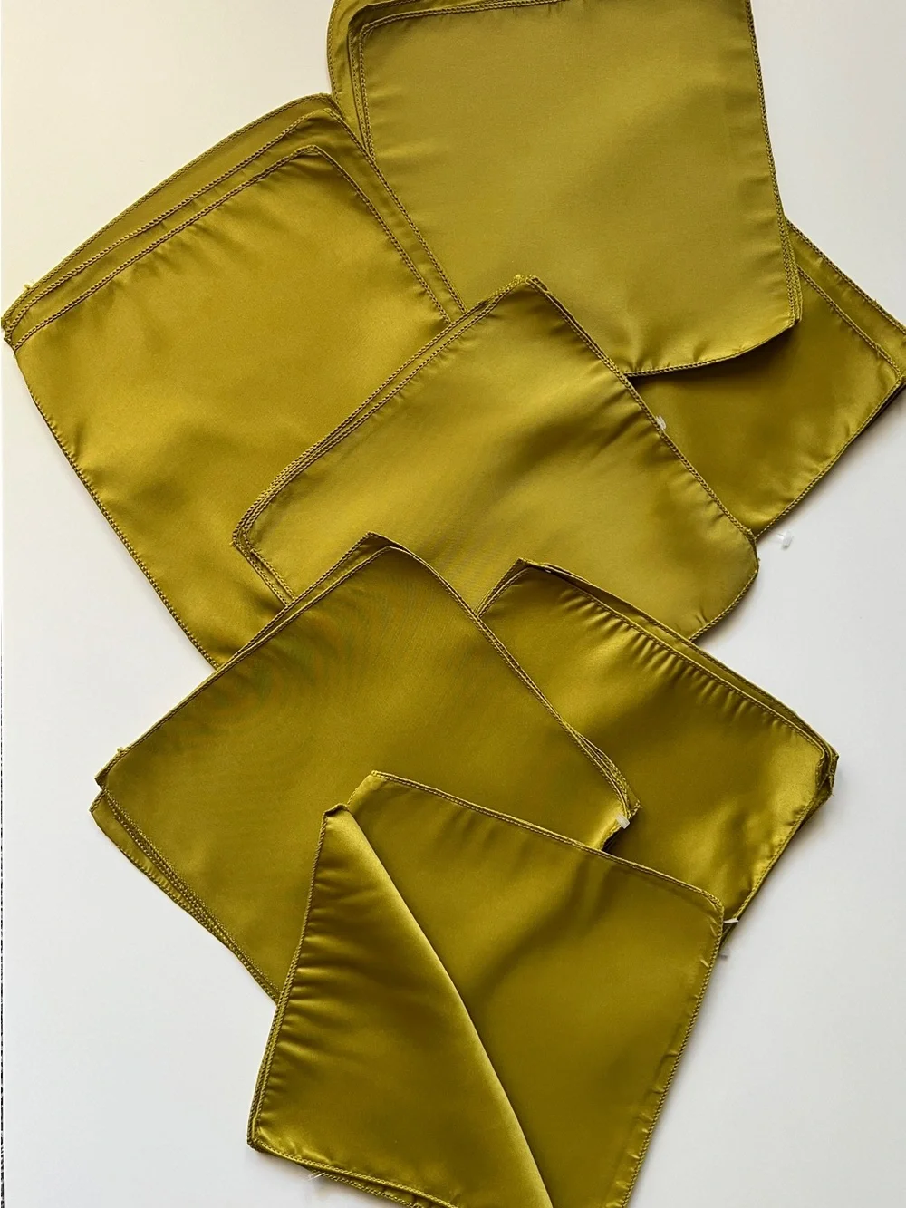 28 Olive Gold Shimmer Cocktail Napkins 10x10 Wedding Event Decor NWOT